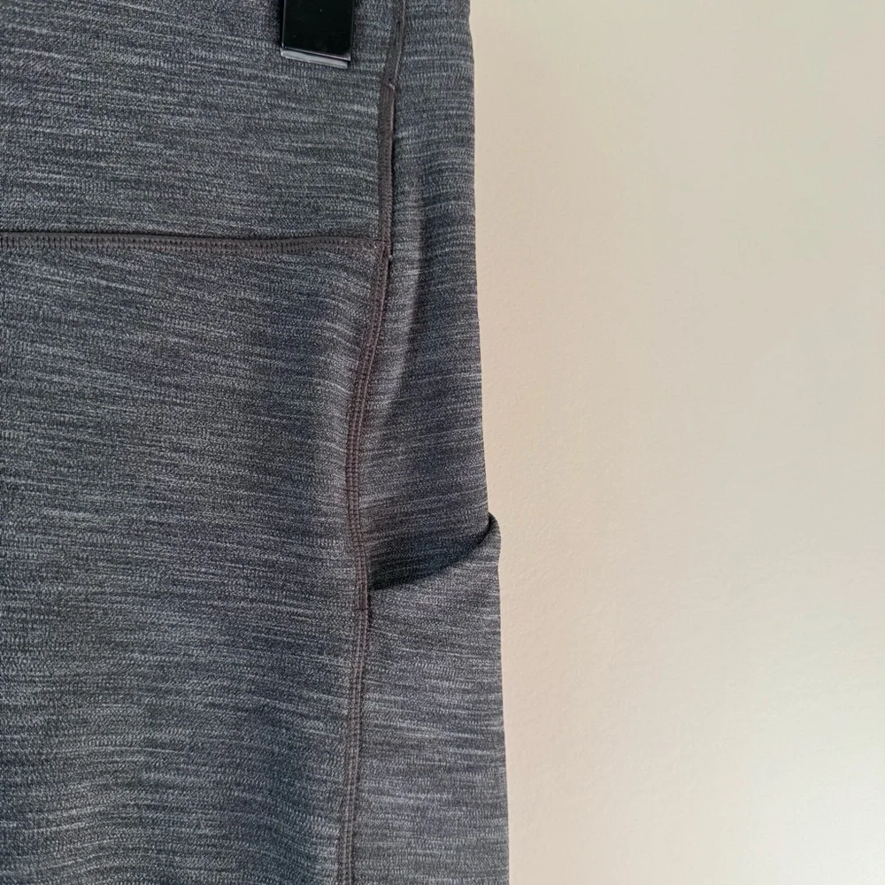 LULULEMON SPEED UP TIGHT WITH POCKETS GRAY SPACE DYE COLOR SIZE 4 - Picture 9 of 9